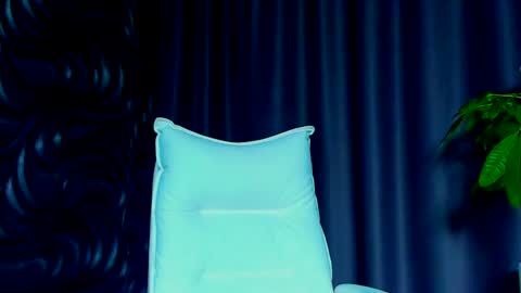 Snapshot of devashaqueen chatting on 01.18.25 Devasha online show from 01.18.25