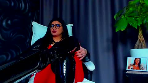 Snapshot of devashaqueen chatting on 01.20.25 Devasha online show from 01.20.25