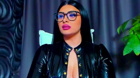 Snapshot of devashaqueen chatting on 01.21.25 Devasha online show from 01.21.25