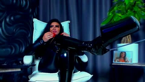 Snapshot of devashaqueen chatting on 01.24.25 Devasha online show from 01.24.25