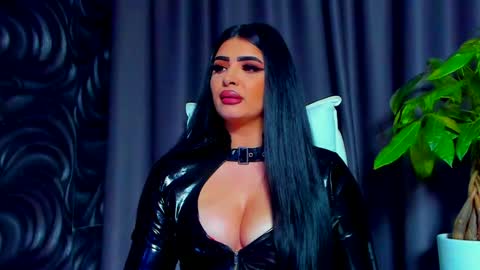 Snapshot of devashaqueen chatting on 01.25.25 Devasha online show from 01.25.25