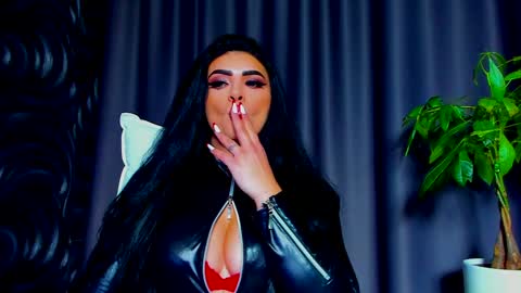 Snapshot of devashaqueen chatting on 02.08.25 Devasha online show from 02.08.25