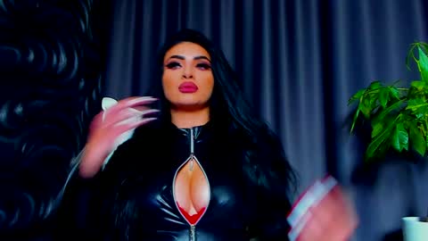 Snapshot of devashaqueen chatting on 02.08.25 Devasha online show from 02.08.25