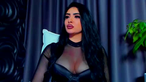 Snapshot of devashaqueen chatting on 02.12.25 Devasha online show from 02.12.25