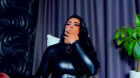 Snapshot of devashaqueen chatting on 02.14.25 Devasha online show from 02.14.25