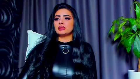 Snapshot of devashaqueen chatting on 02.14.25 Devasha online show from 02.14.25