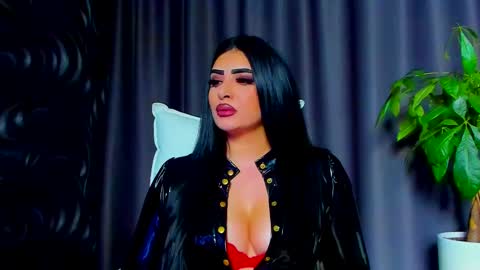 Snapshot of devashaqueen chatting on 02.15.25 Devasha online show from 02.15.25