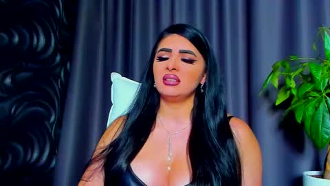 Snapshot of devashaqueen chatting on 02.16.25 Devasha online show from 02.16.25