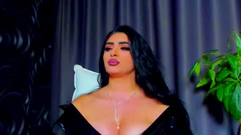 Snapshot of devashaqueen chatting on 02.17.25 Devasha online show from 02.17.25