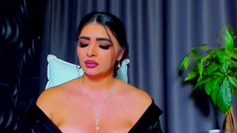 Snapshot of devashaqueen chatting on 02.17.25 Devasha online show from 02.17.25