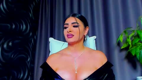 Snapshot of devashaqueen chatting on 02.19.25 Devasha online show from 02.19.25