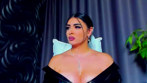 Snapshot of devashaqueen chatting on 02.19.25 Devasha online show from 02.19.25