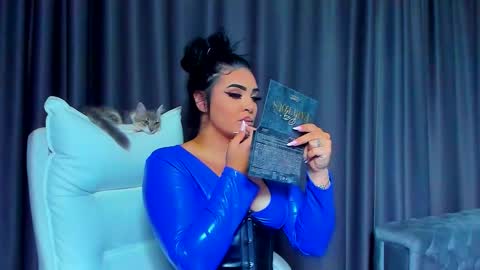 Snapshot of devashaqueen chatting on 09.22.25 Devasha online show from 09.22.25