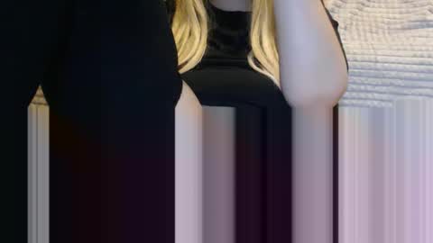 Snapshot of devil_doesnt_wear_panties chatting on 02.21.26 Lynn online show from 02.21.26