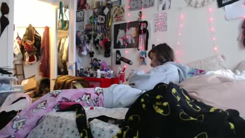 Snapshot of devilg1rl chatting on 12.21.24 poutyangel online show from 12.21.24