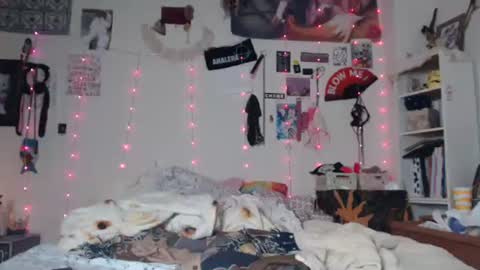 Snapshot of devilg1rl chatting on 01.27.25 poutyangel online show from 01.27.25