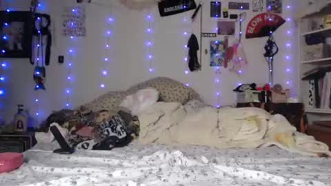 Snapshot of devilg1rl chatting on 01.29.25 poutyangel online show from 01.29.25