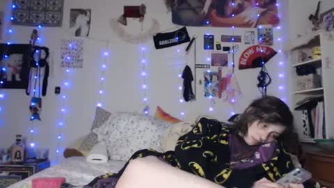 Snapshot of devilg1rl chatting on 01.31.25 poutyangel online show from 01.31.25