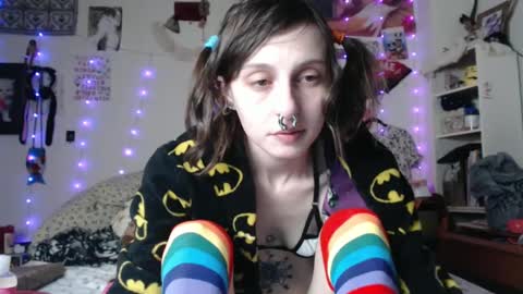 Snapshot of devilg1rl chatting on 02.24.25 poutyangel online show from 02.24.25
