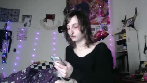 Snapshot of devilg1rl chatting on 02.28.25 poutyangel online show from 02.28.25
