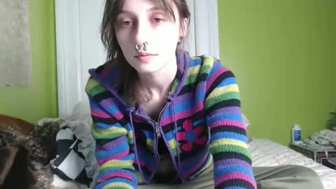 Snapshot of devilg1rl chatting on 10.22.25 poutyangel online show from 10.22.25