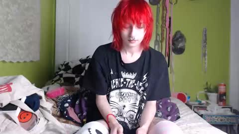 poutyangel online show from 12.17.25