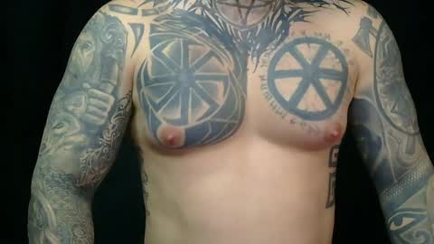 Snapshot of devilwithtats chatting on 04.01.26 Lucian online show from 04.01.26