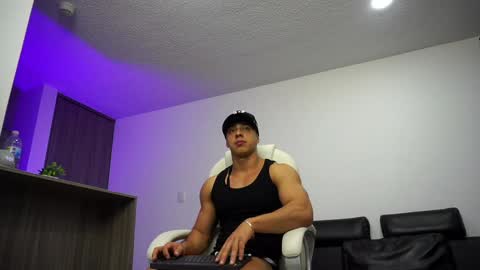 Devin Hunter online show from 01.12.25