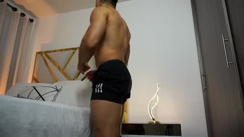 Devin Hunter online show from 02.06.25