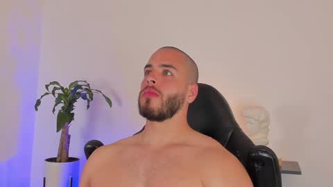 Devon Collins Independent model online show from 12.13.24