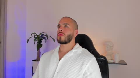 Devon Collins Independent model online show from 12.14.24