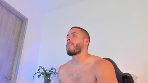 Devon Collins Independent model online show from 02.03.25