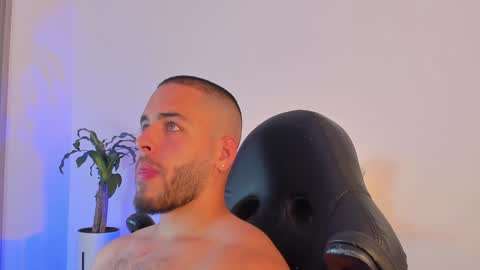 Devon Collins Independent model online show from 02.03.25