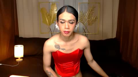 Snapshot of devoncummer chatting on 10.16.25 rhiane online show from 10.16.25