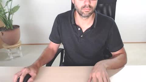 Snapshot of devswiss chatting on 09.28.25 DevSwiss online show from 09.28.25