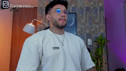 JULIAN online show from 10.01.25