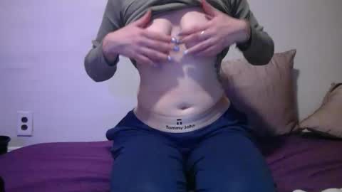 Snapshot of dghyfhjug chatting on 12.10.24 Sammie online show from 12.10.24