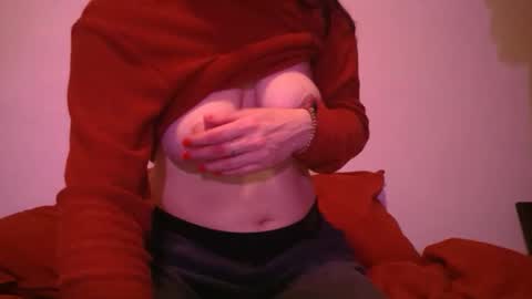 Snapshot of dghyfhjug chatting on 12.21.24 Sammie online show from 12.21.24