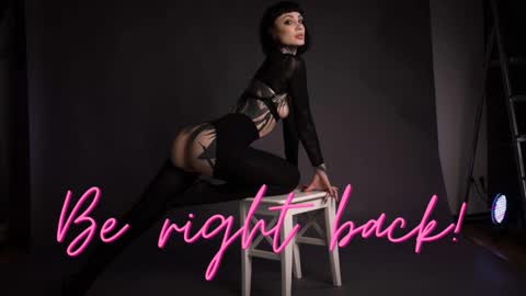 dgtlgrl online show from 11.14.25