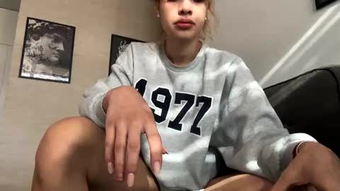 Dhalia online show from 11.24.25