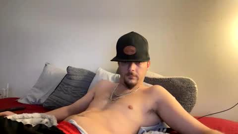 Snapshot of dharbison23 chatting on 10.31.25 dharbison23 online show from 10.31.25