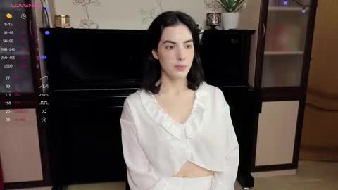 Snapshot of di_moon_ chatting on 10.08.25 Diana online show from 10.08.25