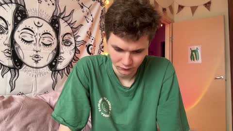 Snapshot of di_n_alex chatting on 12.12.24 Di Alex online show from 12.12.24