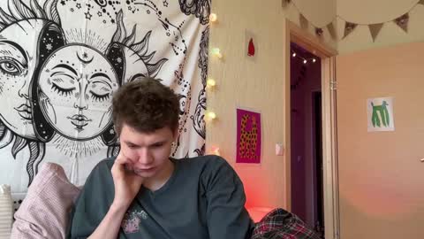 Snapshot of di_n_alex chatting on 12.13.24 Di Alex online show from 12.13.24