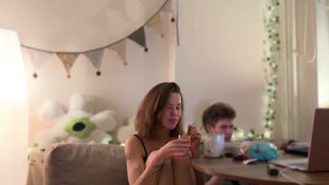 Snapshot of di_n_alex chatting on 12.19.24 Di Alex online show from 12.19.24