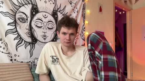 Snapshot of di_n_alex chatting on 12.20.24 Di Alex online show from 12.20.24