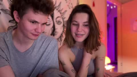 Snapshot of di_n_alex chatting on 12.27.24 Di Alex online show from 12.27.24