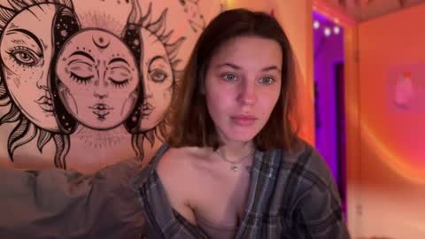 Snapshot of di_n_alex chatting on 12.28.24 Di Alex online show from 12.28.24