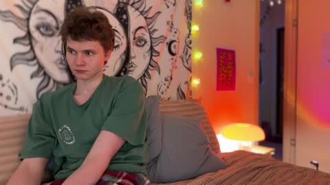 Snapshot of di_n_alex chatting on 01.03.25 Di Alex online show from 01.03.25