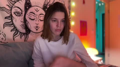 Snapshot of di_n_alex chatting on 01.17.25 Di Alex online show from 01.17.25